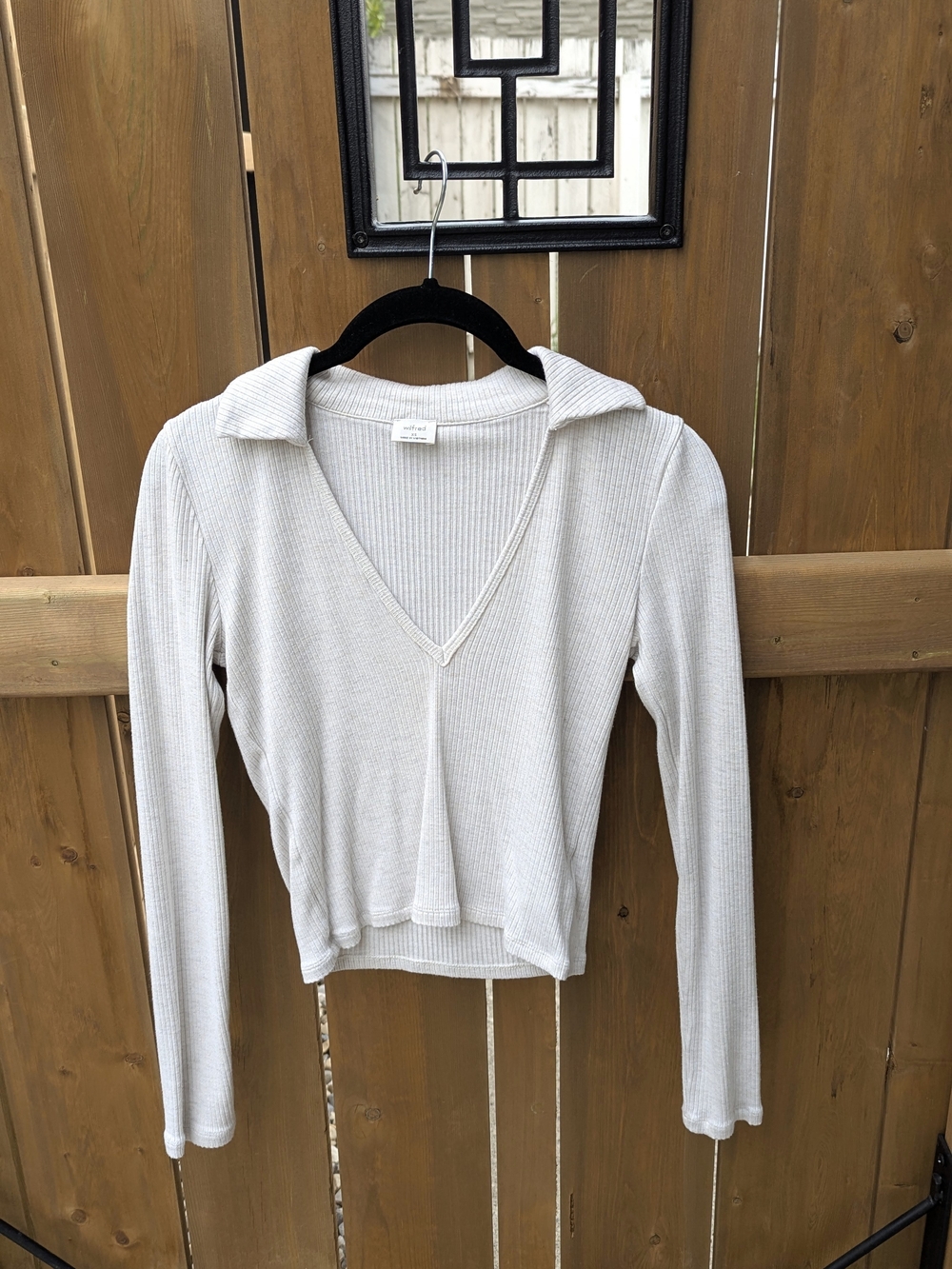 Wilfred Off White Ribbed V-Neck Polo Sweater Top Aritzia Basic Clean City Girl - Picture 4 of 15